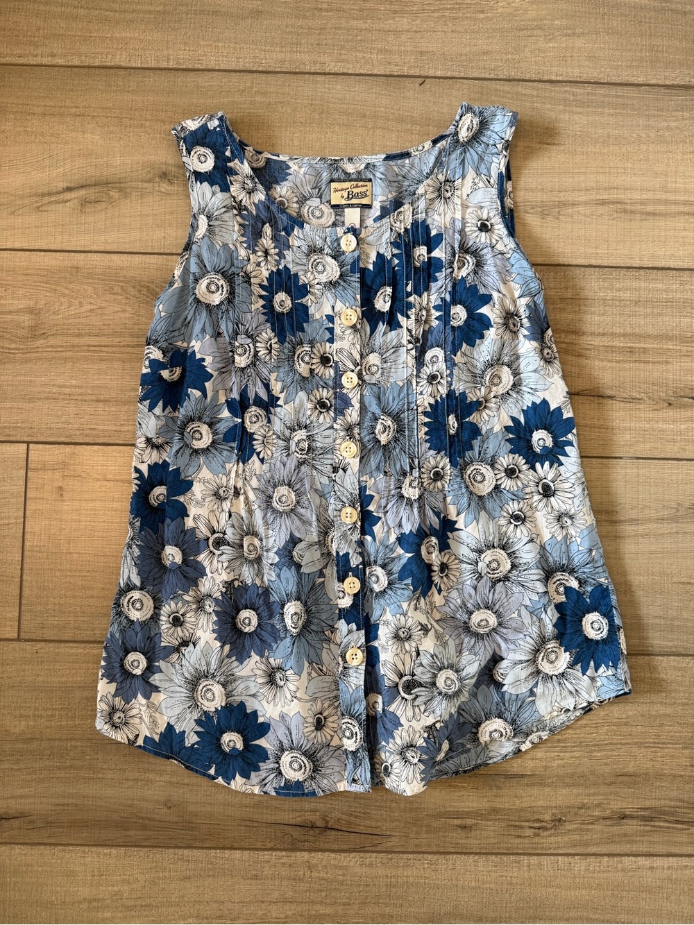 Heritage Collection by Bass Blue Floral Print 100% Cotton Button Down Tank Top